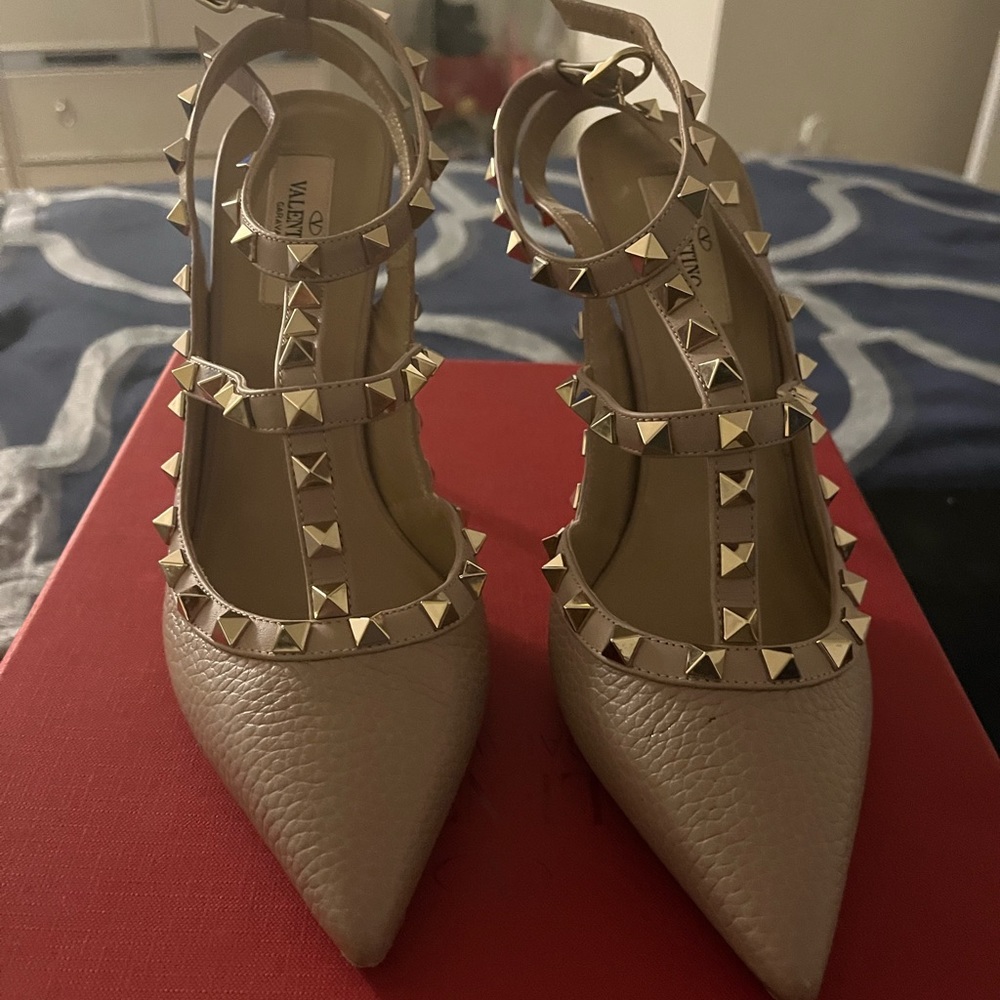 Valentino Garavani Rockstud Leather Pointed Toe Slingbacks in Beige - Picture 5 of 16